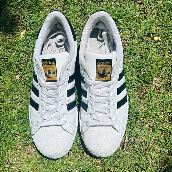 Adidas Superstar Shell toes White Black striped Woman’s 9 sneakers Preowned - Picture 7 of 9